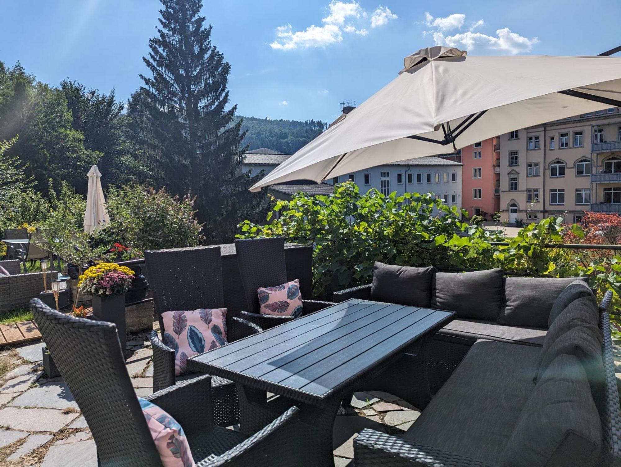 Famzi - Urlaubsmagie - Familienwohnung Mit Gemeinschaftsgarten, -Sauna & -Pool Sebnitz Exterior foto