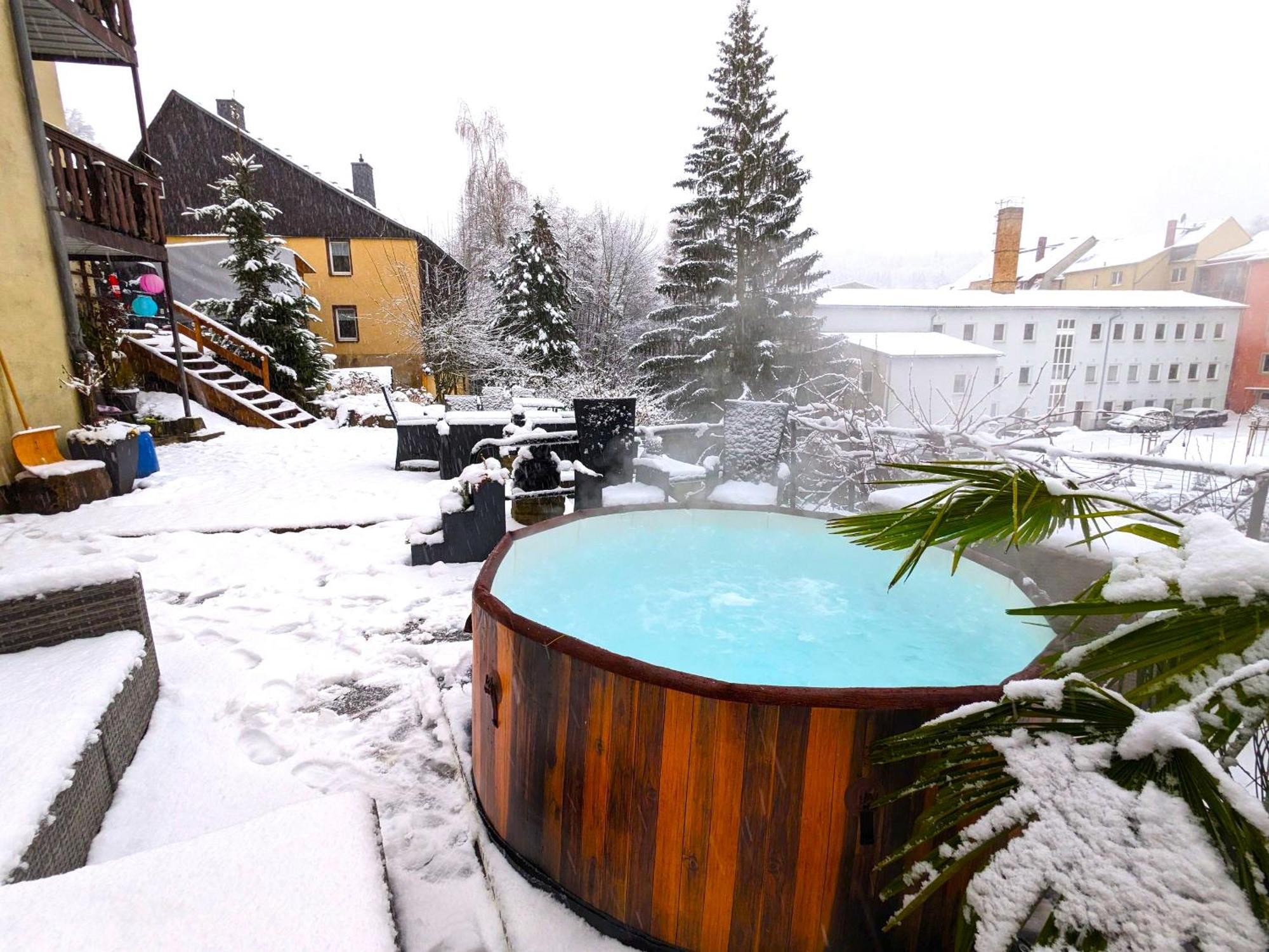 Famzi - Urlaubsmagie - Familienwohnung Mit Gemeinschaftsgarten, -Sauna & -Pool Sebnitz Exterior foto