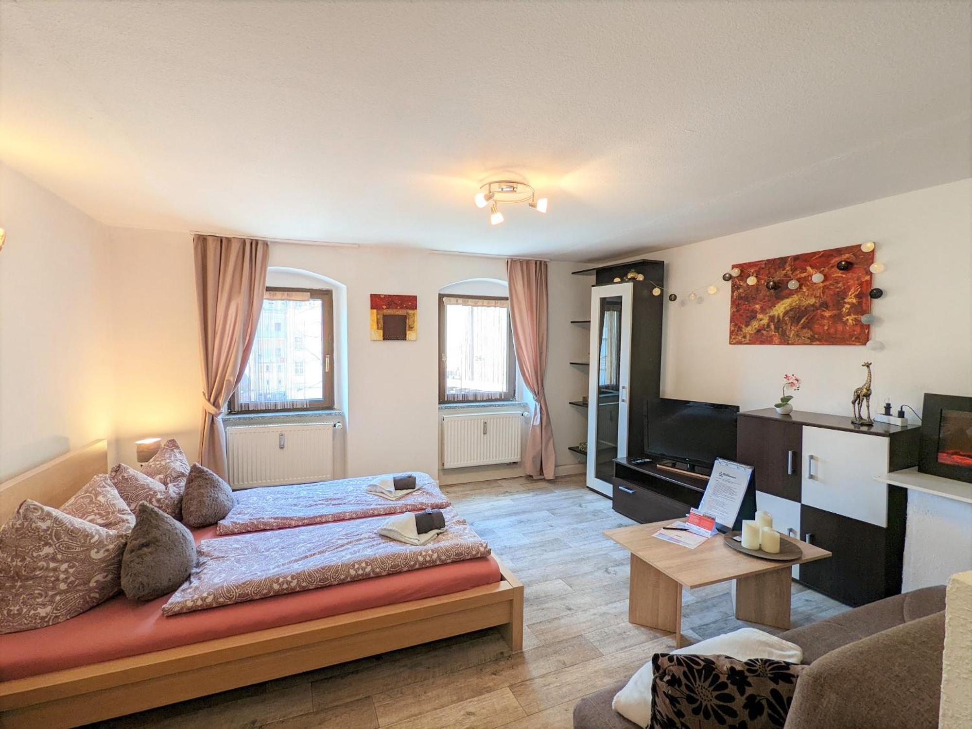 Famzi - Urlaubsmagie - Familienwohnung Mit Gemeinschaftsgarten, -Sauna & -Pool Sebnitz Exterior foto